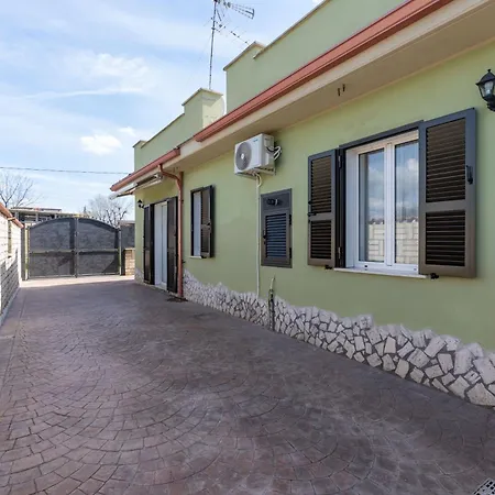 La Casa Di Zoe Holiday home *
